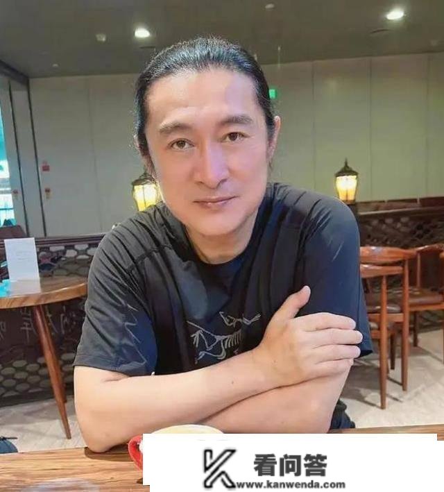 歌手黄安自曝移居福州租房住，北京房产留给儿子，自夸：父爱如山