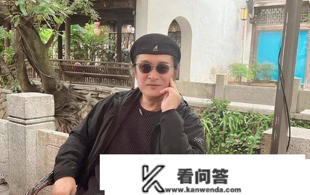 歌手黄安自曝移居福州租房住，北京房产留给儿子，自夸：父爱如山