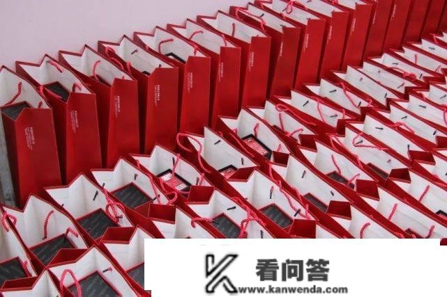 四公司天然产品研发、消费、物流中心项目封顶仪式顺利举行！