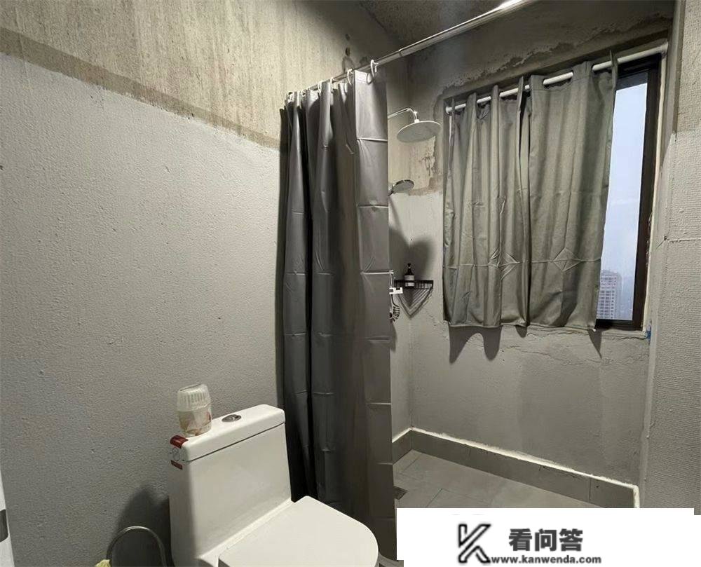 安徽小伙间接住毛坯房，100㎡的家为省钱花1万本身拆，网友：服气