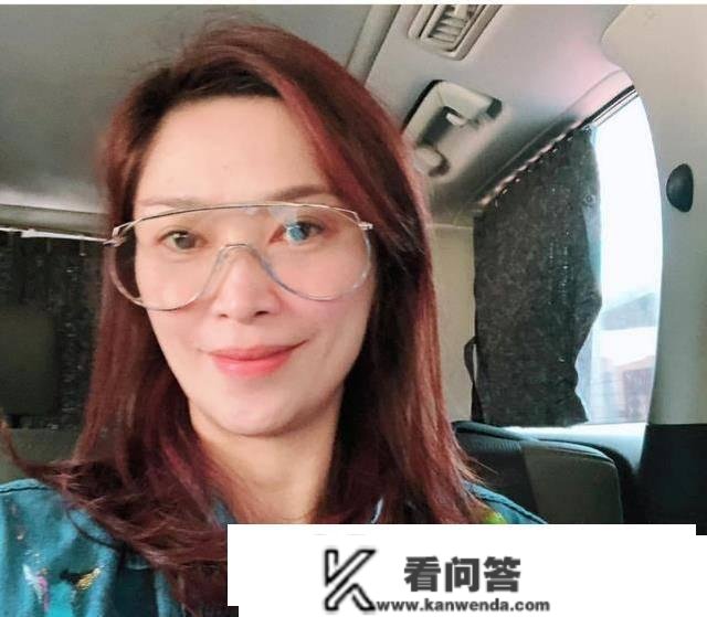 李克勤，看报纸才晓得妻子花两万万买楼，诘问细节反被嫌弃多事