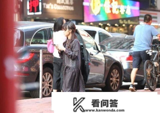 前TVB御用妹妹筹算将买楼首期给弟弟当膏火为省钱逼港铁搭小巴