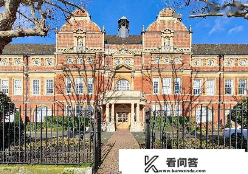 【出租房源】伦敦一区泰晤士河南岸亮堂温馨宽阔现代一居室朝内廷花园