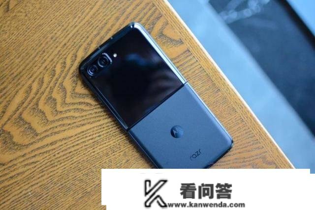 OPPO Find N2 Flip和摩托罗拉razr 2022比照：谁更值得买？