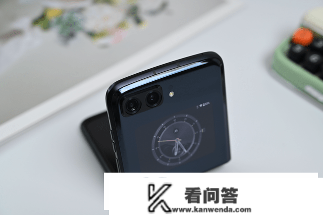 OPPO Find N2 Flip和摩托罗拉razr 2022比照：谁更值得买？