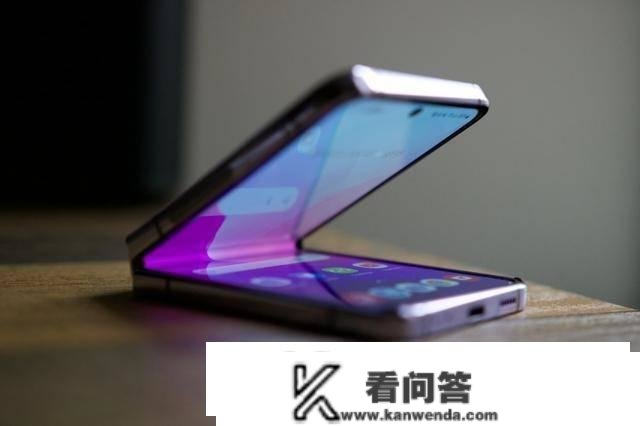 OPPO Find N2 Flip和三星Galaxy Z Flip4比照：谁更值得买？