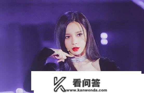 披荆斩棘的沈梦辰，从全网黑到女团脸，背后履历过什么？