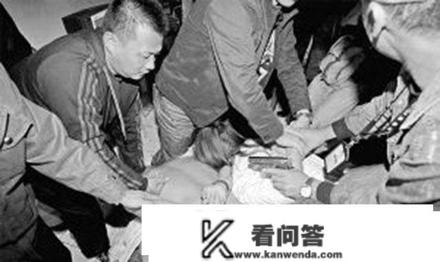 1950年，北京西单小商贩李英奇因何被捕？审讯查询拜访后，被立即枪决