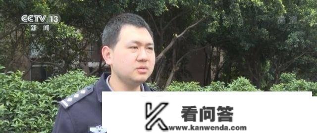 欲偷摩托车推不动须眉竟找搬运公司“帮手”