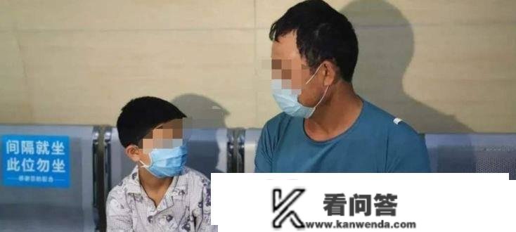 父亲逝世留40万银行卡，密码却忘了说，儿子说出密码夫妻俩哭了