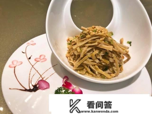 一家杭帮菜酒店，人均点一个菜，客户买单，东行的看看值几钱？