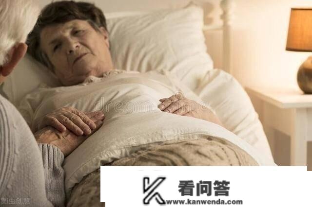 凶宅底价拍卖，4万人围不雅，最强“买手”省73万成交，凶宅能住吗