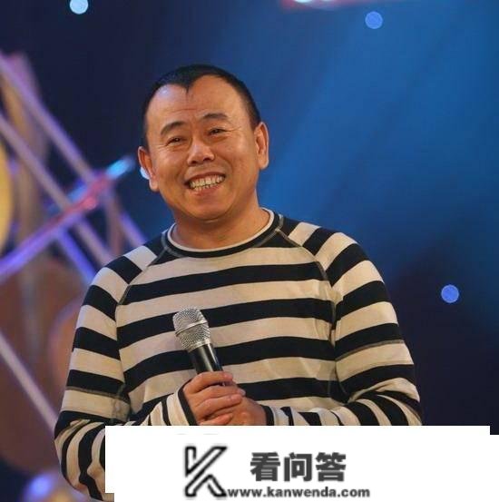 明星出镜能挣一个亿？潘长江回应：收粉丝礼品仍是人吗？