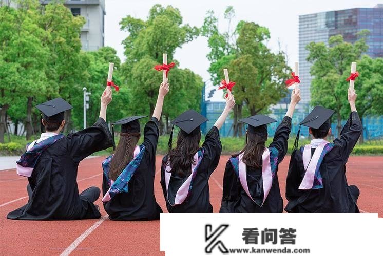 23年高校结业生多达1158万人，人人都是大学生了，都去坐办公室吗