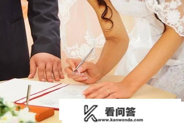 59岁性感大妈相亲65岁大爷：我要30万彩礼！大爷：你能生孩子吗？