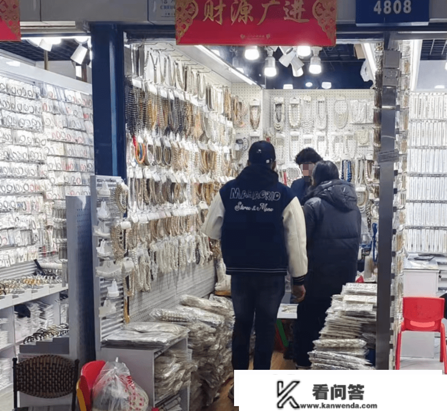 义乌小商品批发市场回暖：有饰品、文具门店呈现抢货