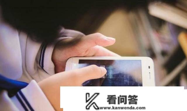 到银行办卡，能否还要开“短信通知”功用？听听圈内人的观点