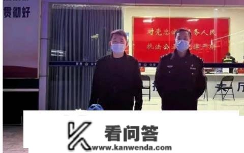 广西南宁，几名须眉在酒吧喝完酒后，觉得不敷尽兴，又转至夜市餐厅继续喝