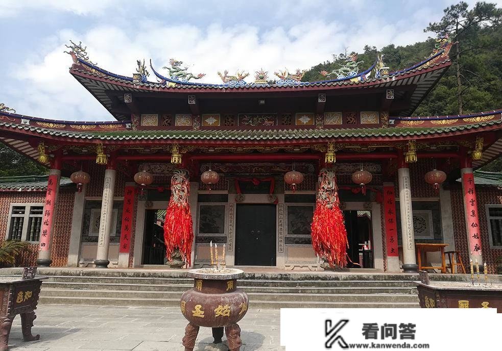 寺为什么叫“寺”，庙为什么叫“庙”，它们又有哪些区别？