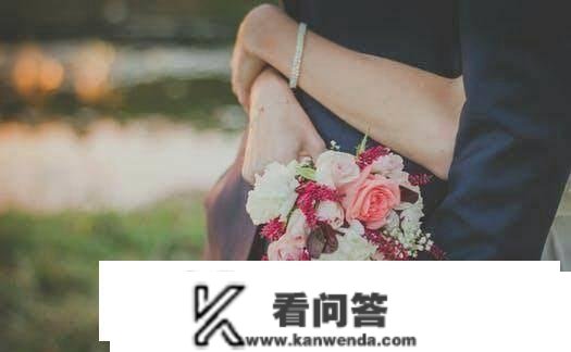 刚成婚婆婆就跟我要陪嫁的钱，我把卡给了她后立马去办了挂失!