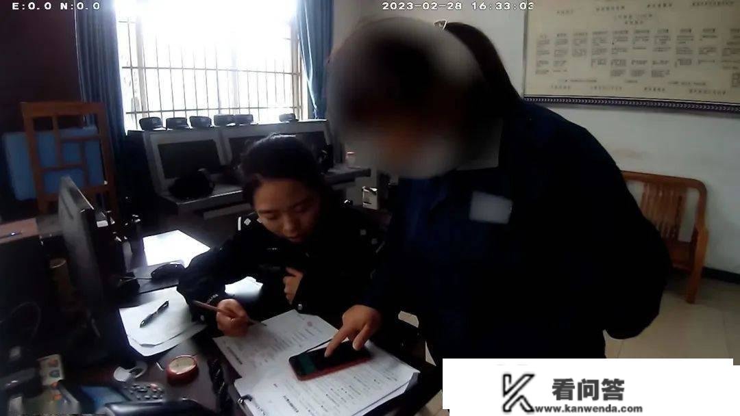 女子上当子忽悠“含混”：那钱不是我的 大足警方胜利劝阻保住1万元