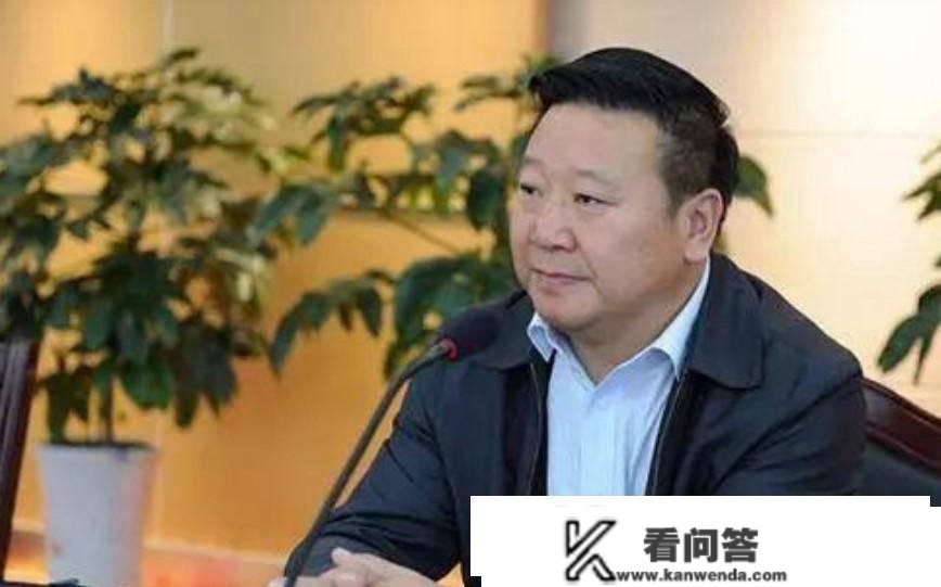 “金融虎”雷志强：带儿子敛财超4亿，被捕时赃物一车拆不下