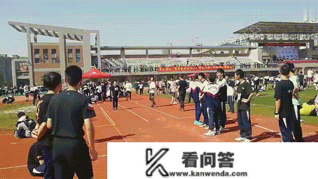 爆笑GIF：武术世家身世的人，扔垃圾都那么豪横吗？