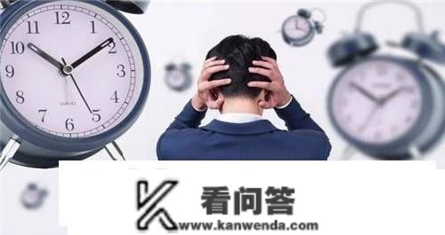 信誉卡延期还款，银行宁可催收，也不肯告状，此中有何“猫腻”？