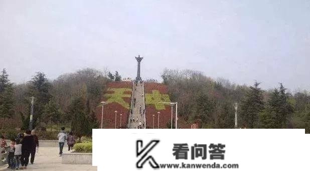 “你晓得祖国的中心在哪吗？经国度天文丈量，位于一个村庄上”