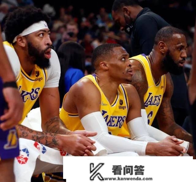 NBA疯狂交易日！篮网送走杜兰特，威少辞别湖人，浓眉可能是大结局