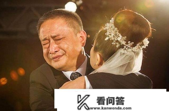 女儿已不再是“招商银行”，养女儿的两大难题，过来人都清晰