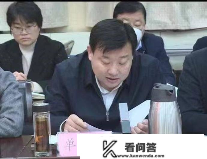 魏传永代表单县在全市金融办事实体经济高量量开展推进会上做典型发言