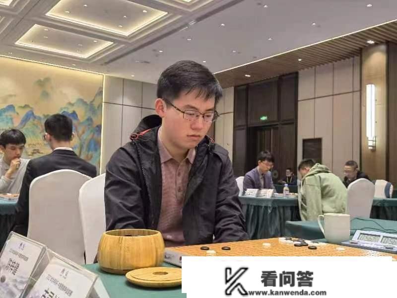 杨鼎新力战击败柯洁 李轩豪情朴廷桓助重庆胜深圳