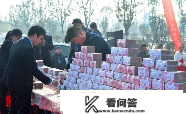 不建议各人一发工资就“转走”？为什么？银行员工道出背后启事