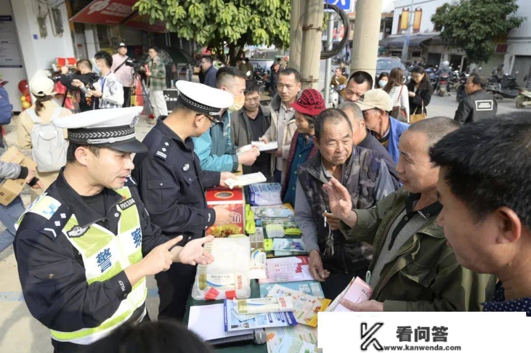 超便利！南宁邻里车管延伸办事触角，乡镇警邮办事点可办营业