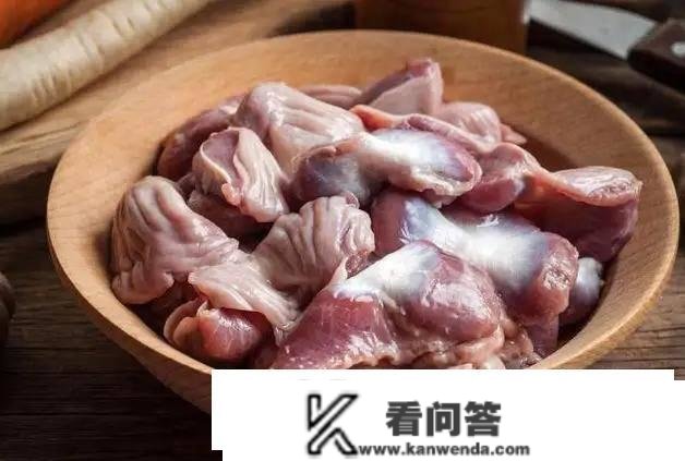 血脂高到几算比力严峻？降低血脂，4种食物需忌口