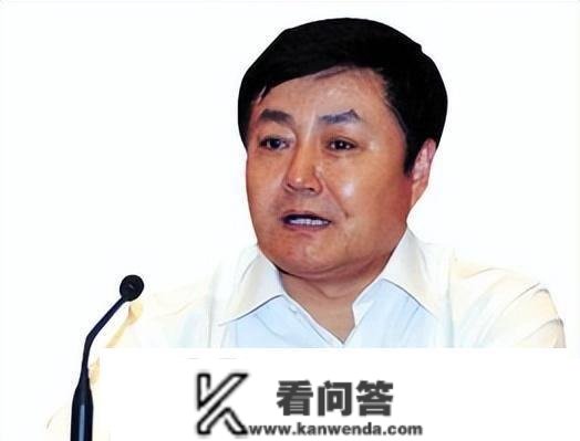 现实版人民的名义？骑自行车上下班又穷又土，背后竟然受贿2.1亿