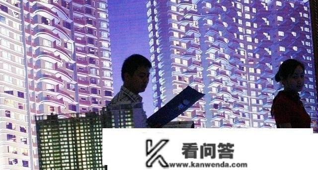 房价重挫，成都楼市迎来庞大变盘，购房者该怎么办？