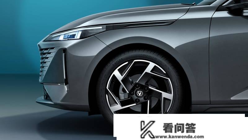 曲面合资同级竞品 逸达智能超代际实力本来如许炼成！