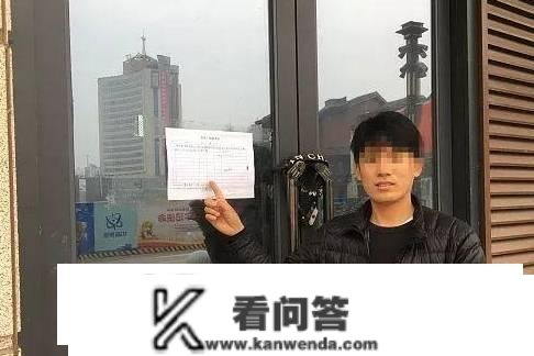 因拆修费用问题，汉里19家商户门被锁住难开业