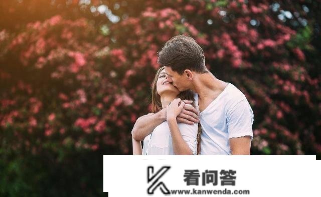 一个汉子是不是实的放不下你,从那些表示就能够看出来 一个汉子是不是实的放不下你,从那些表示就能够看出来