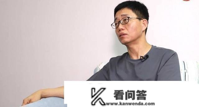 脱口秀“在天之灵”黄西退赛,李诞解释原因发笑,一不小心穿帮了 脱口秀“在天之灵”黄西退赛,李诞解释原因发笑,一不小心穿帮了