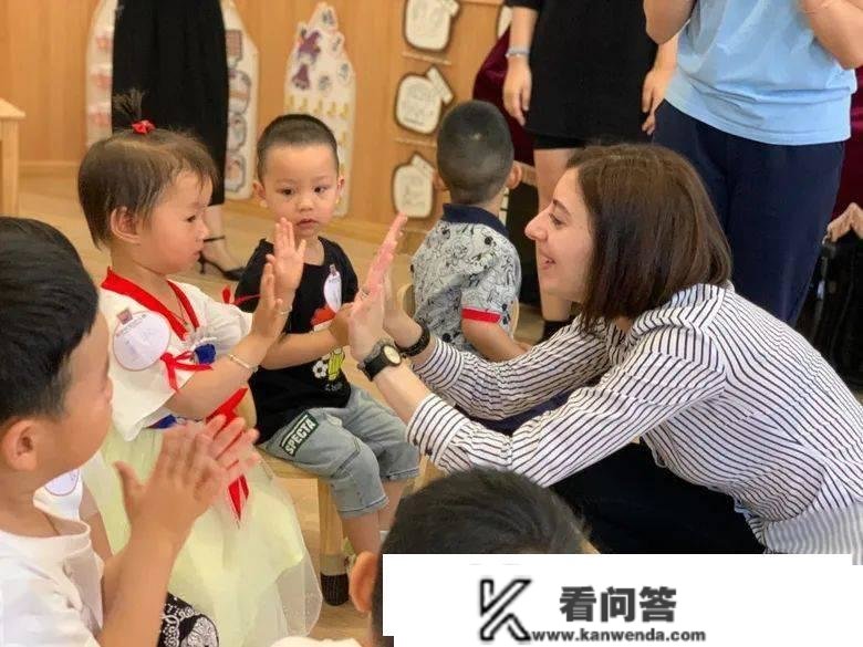 嘉兴那所幼儿园也搞半日体验了！户外亲子游戏、点心茶歇、语言启蒙...名额不多，抓紧来抢！都雅、好吃、好玩…