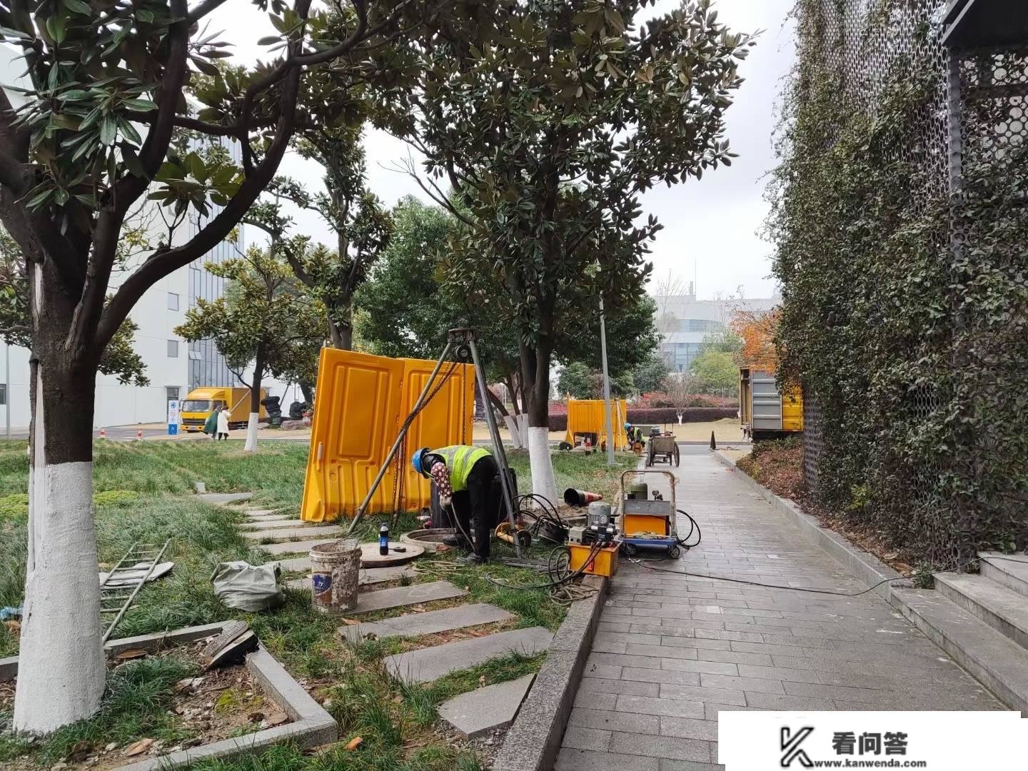 上海下水道疏通清洗 上海排水管道淤泥清理 上海清洗管道一米几钱？