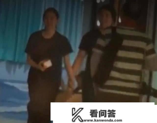 郑伊健蒙嘉慧成婚六年当街缠绵，女方不要求房产加名拒分男方身家