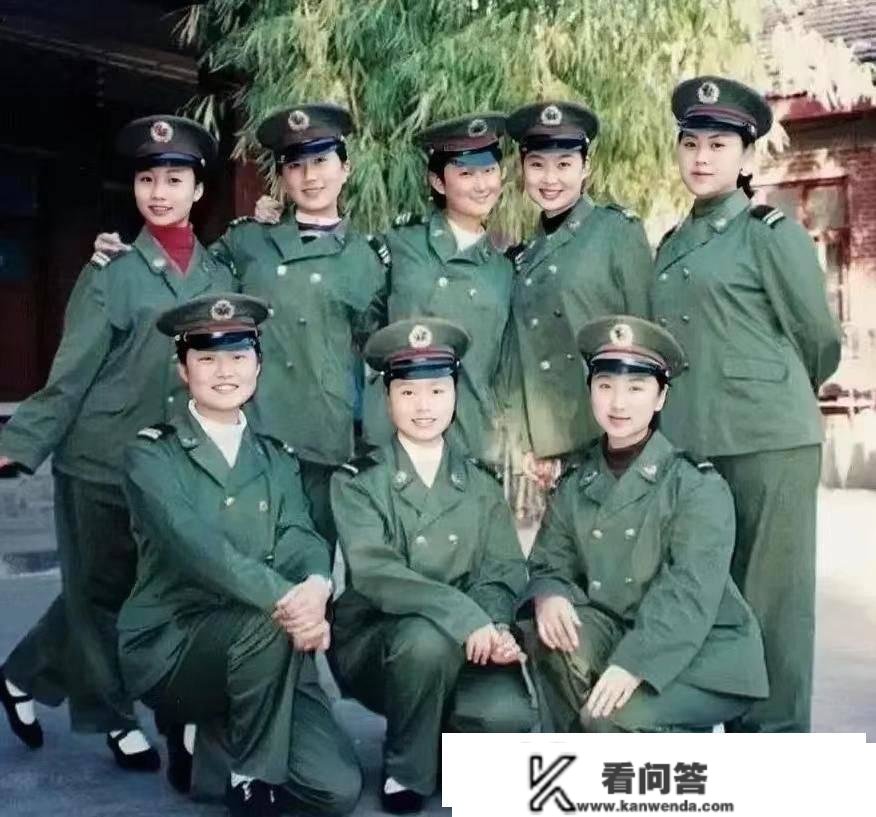 连长的爱情尺度：非女兵不娶，谈4个对象都吹了