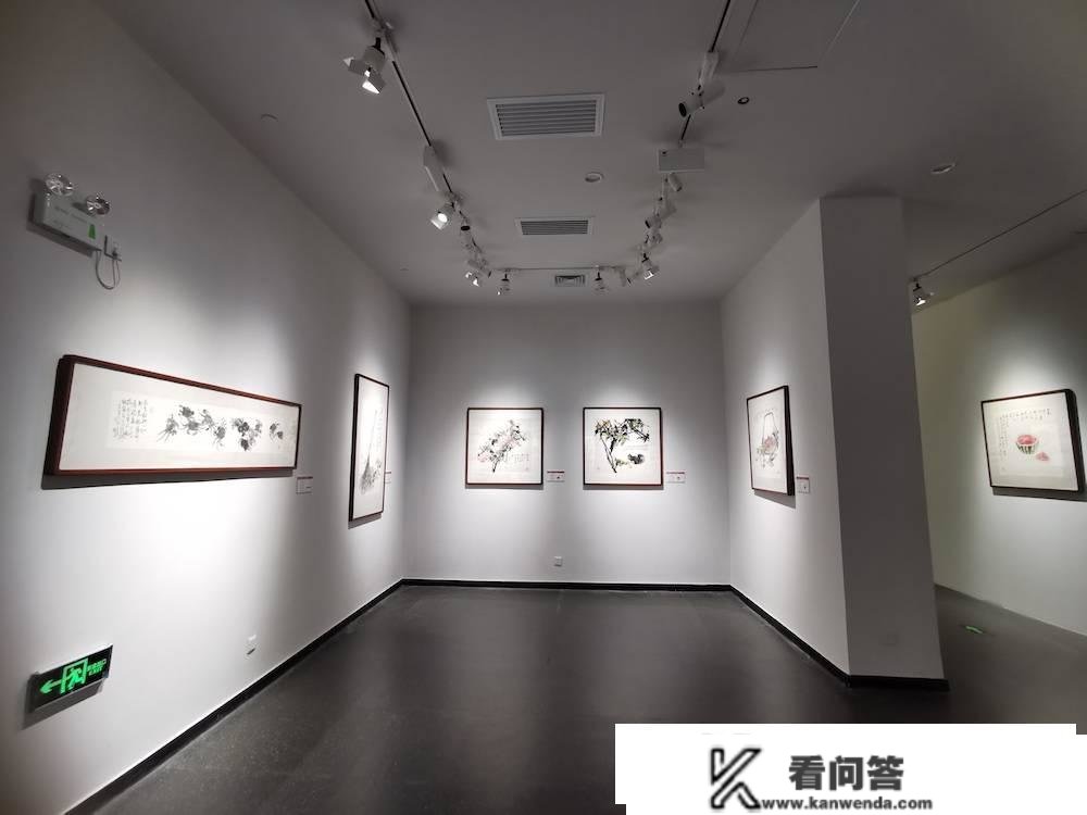 百画百诗唱和走过四时、合璧呈展，碰碰出无限的诗意空间