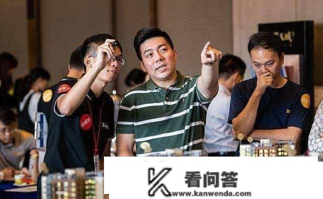 住房过剩，房价还在硬撑！2023年起，该买房仍是再等等？有谜底了