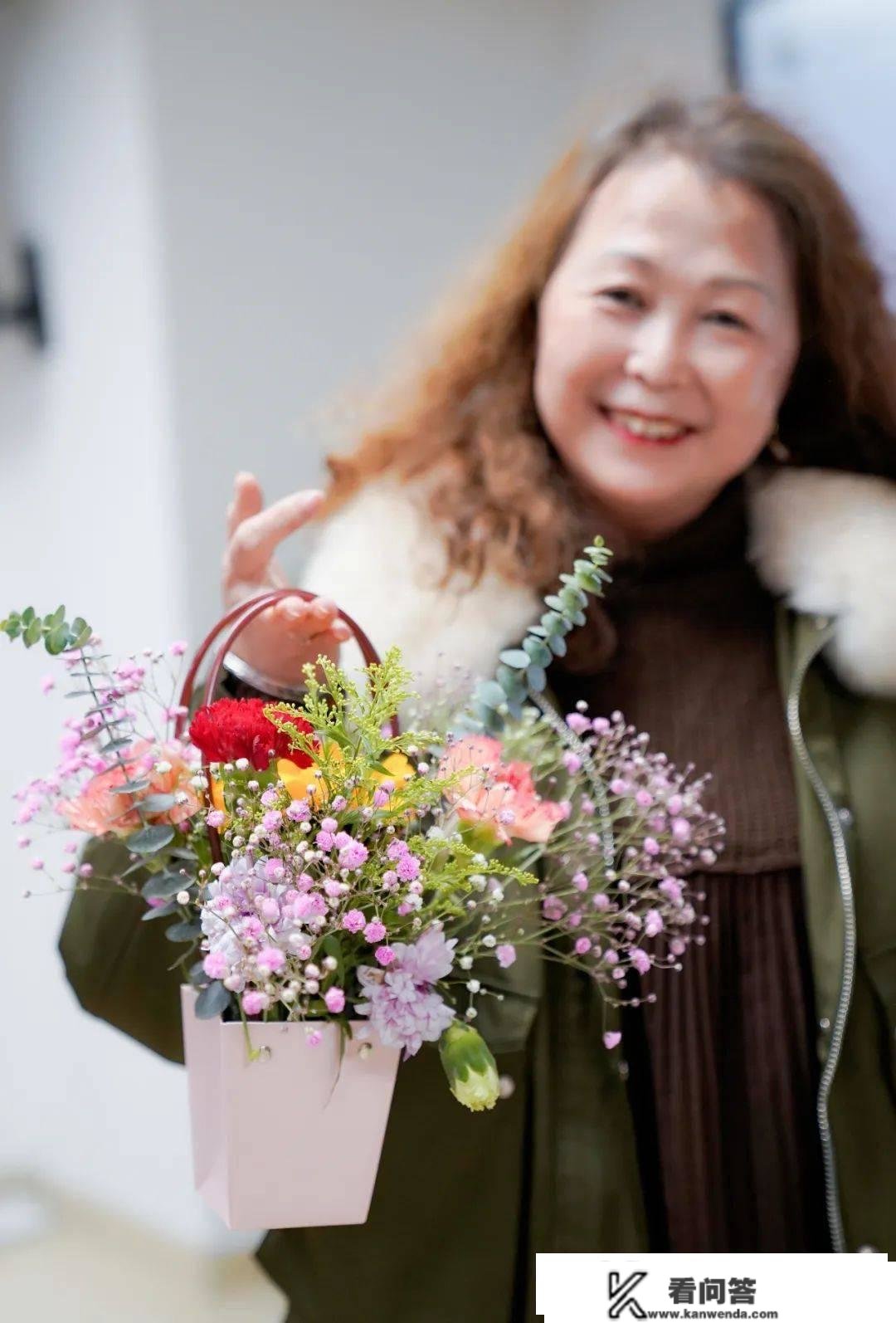 ​花果园·女神节|宏立城物业举办插花活动，诗情花艺幸福光阴