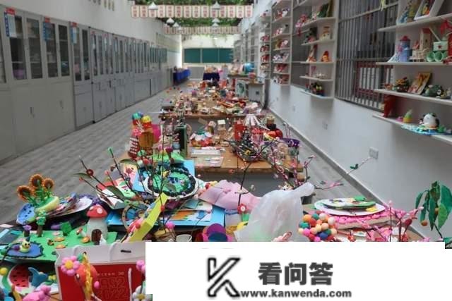 重庆市奉节县诗城路小学科技活动展掠影